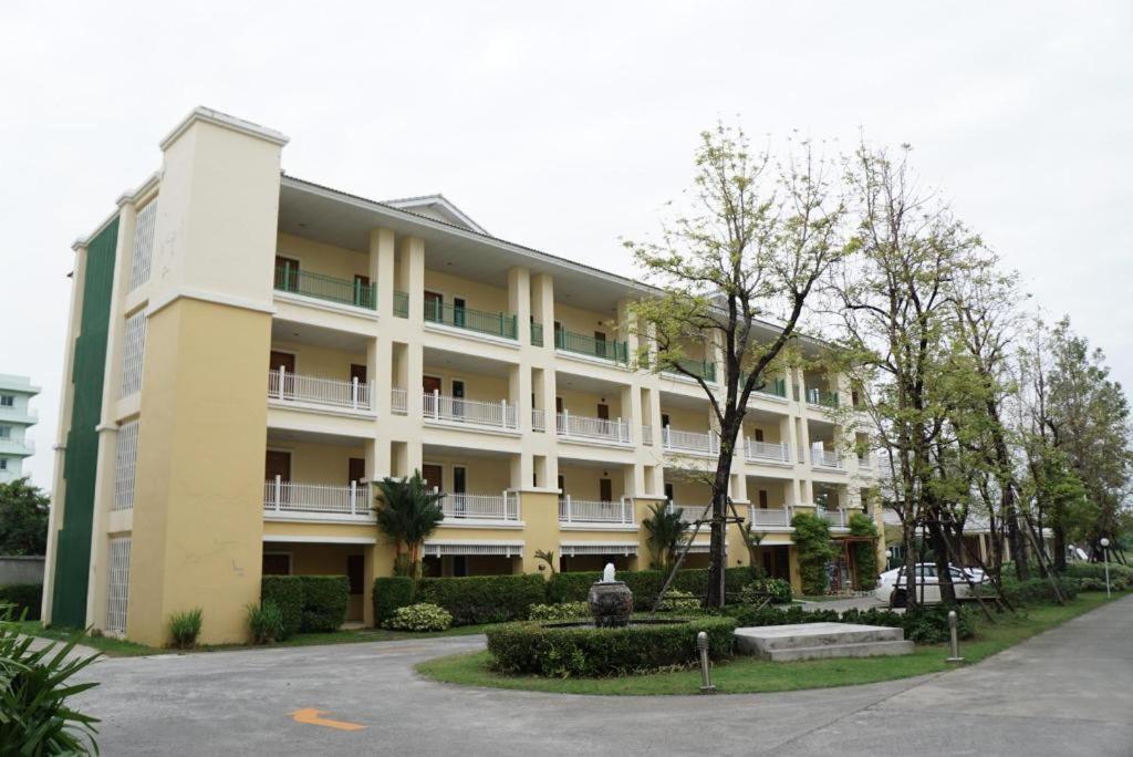 The One Residence Hotel Bangkok Exterior foto
